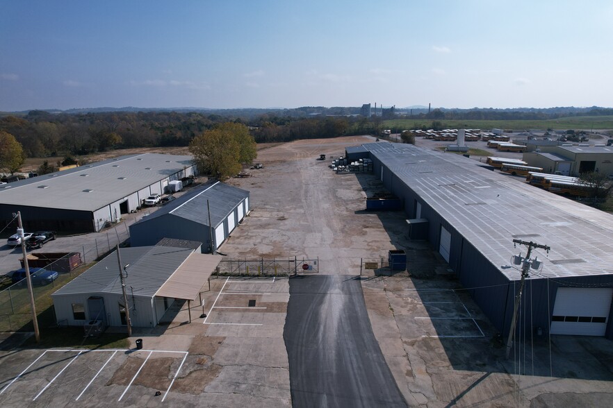 1230 Industrial Park Rd, Columbia, TN à louer - Photo de l’immeuble – Image 1 sur 33