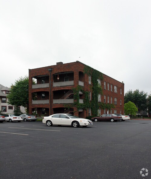 534 Cleveland Ave SW, Canton, OH à vendre - Photo de l’immeuble – Image 2 sur 7