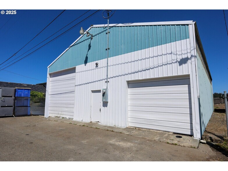 63355 Charleston Rd, Coos Bay, OR à vendre - Photo de l’immeuble – Image 2 sur 19