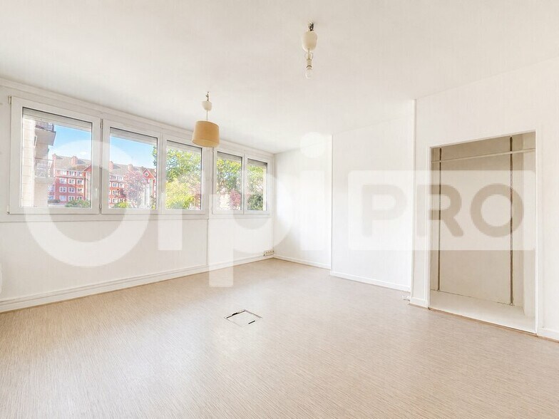 Bureau dans Beauvais à vendre - Photo intérieure – Image 3 sur 6