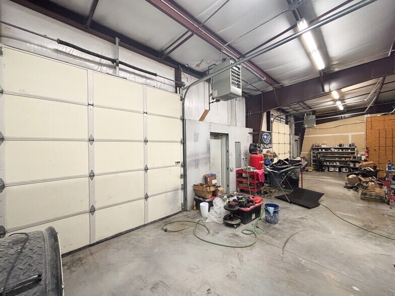 1531 N Commercial Rd, Nixa, MO à louer - Photo de l’immeuble – Image 3 sur 14