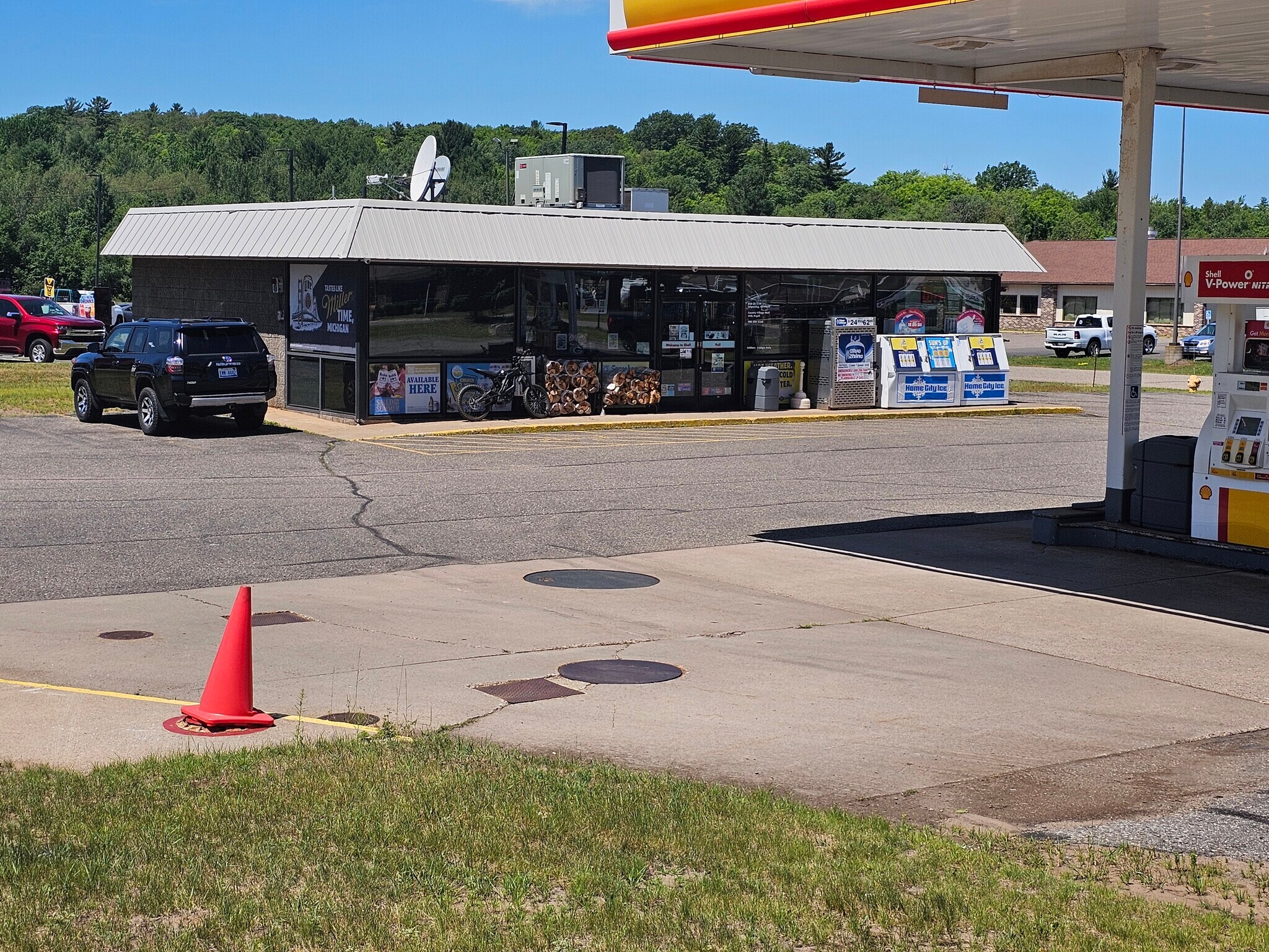 830 US Highway 41 W, Ishpeming, MI à vendre Photo principale– Image 1 sur 2