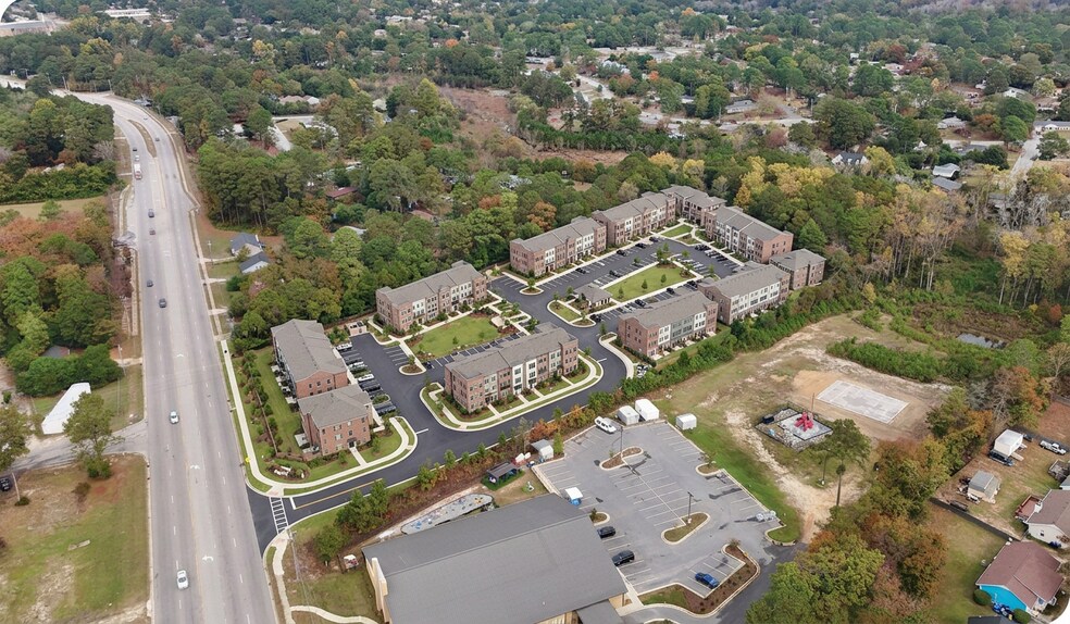 1455 Bingham Dr, Fayetteville, NC à louer - Photo de l’immeuble – Image 3 sur 4