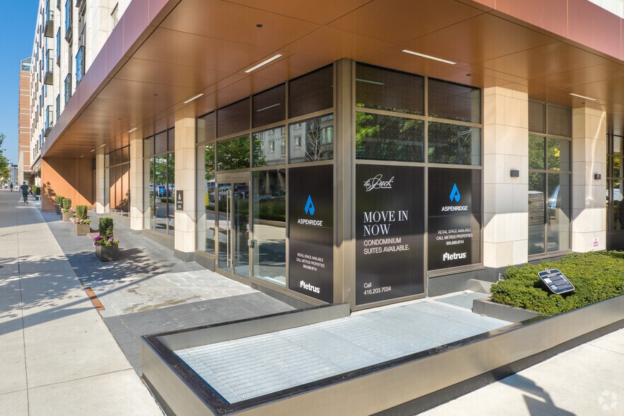 1331 Yonge St, Toronto, ON à louer - Photo de l’immeuble – Image 2 sur 7