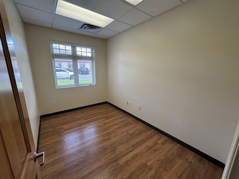 440 Beecher Rd, Columbus, OH à vendre - Photo de l’immeuble – Image 3 sur 22