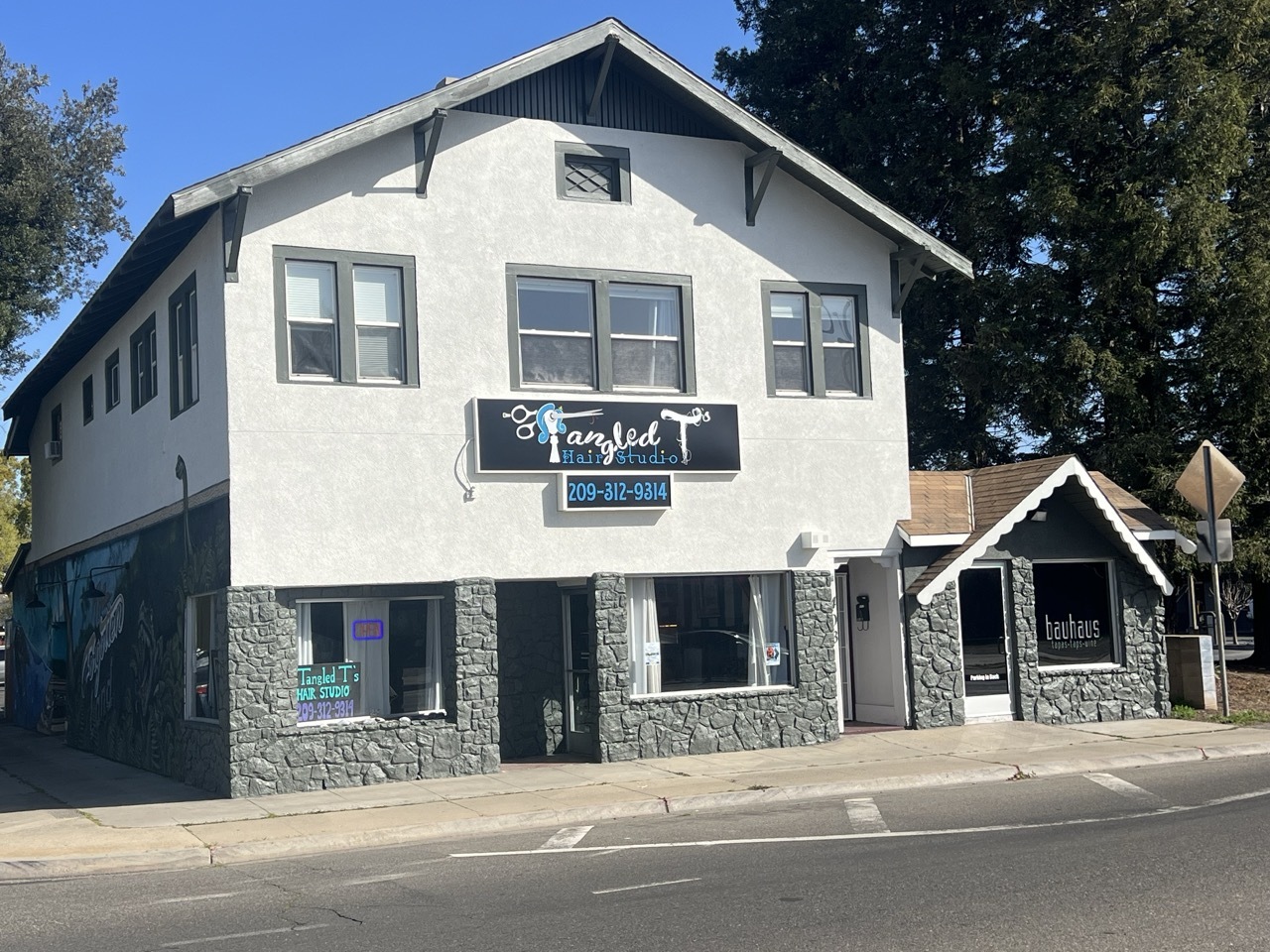 401-405 Downey Ave, Modesto, CA à louer Photo de l’immeuble– Image 1 sur 9