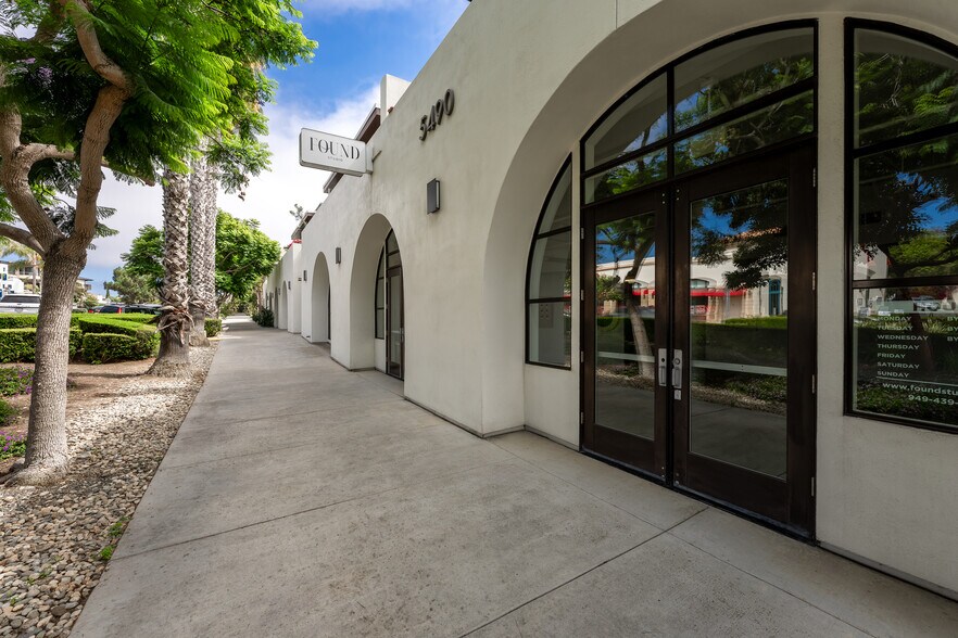 5490-5490 La Jolla Blvd, La Jolla, CA à vendre - Photo de l’immeuble – Image 2 sur 9
