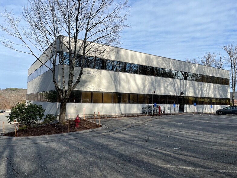 30 Turnpike Rd, Southborough, MA à vendre - Photo de l’immeuble – Image 3 sur 11