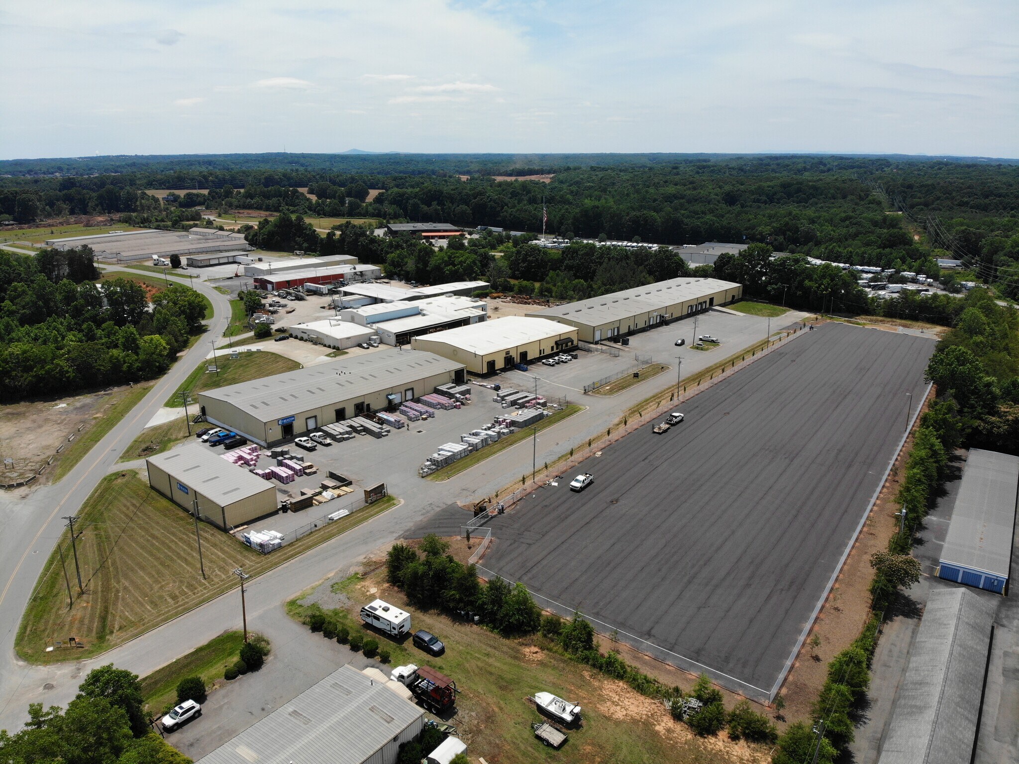 1260 N Barkley Rd, Statesville, NC à louer Photo de l’immeuble– Image 1 sur 6