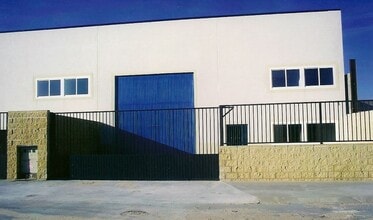 Avenida Monte Boyal, Casarrubios del Monte, Toledo à louer Photo de l’immeuble– Image 1 sur 4
