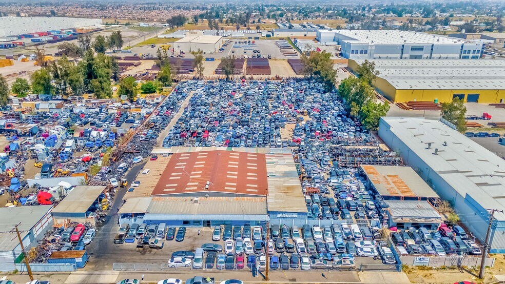 15682 Arrow Blvd, Fontana, CA à vendre - Photo de l’immeuble – Image 3 sur 6