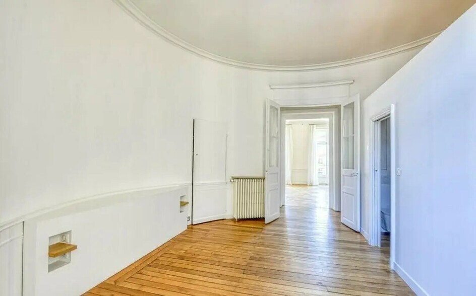 Bureau dans Paris à louer - Photo de l’immeuble – Image 2 sur 7
