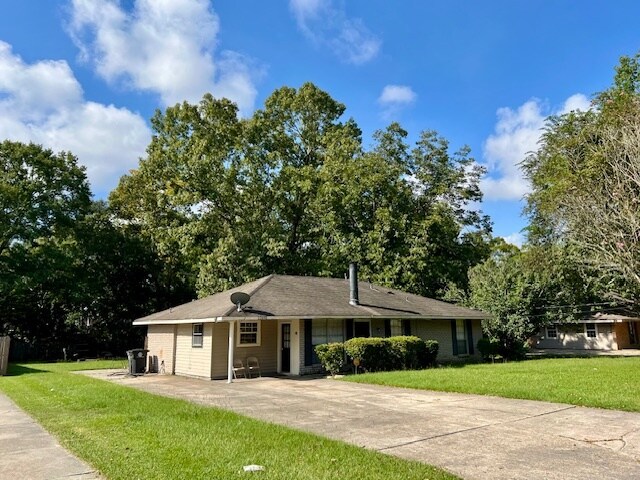 12690 Canterbury Dr, Baton Rouge, LA à vendre Photo principale– Image 1 sur 2