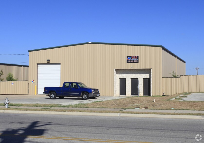 13720 Immanuel Rd, Pflugerville, TX à louer - Photo de l’immeuble – Image 2 sur 11