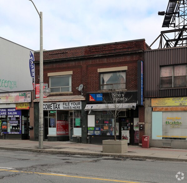 1656 Eglinton Ave W, Toronto, ON à louer - Photo principale – Image 1 sur 4