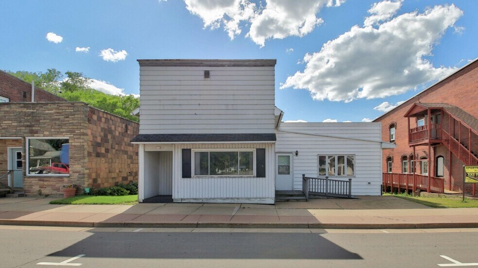 113 S Main St, Greenwood, WI à vendre - Photo de l’immeuble – Image 3 sur 27
