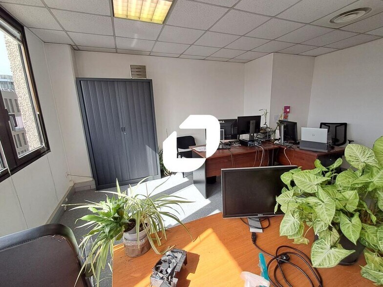Bureau dans Arcueil à vendre - Photo de l’immeuble – Image 2 sur 22