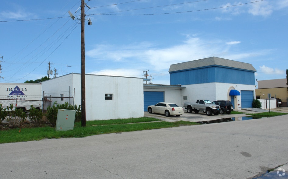 117 Reed Rd, Lake Park, FL à vendre - Photo de l’immeuble – Image 3 sur 6