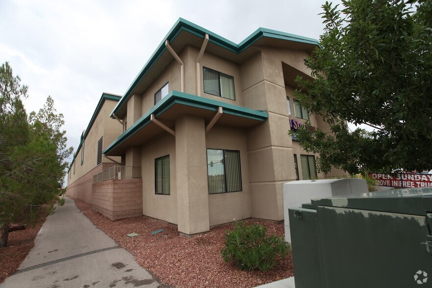 2620 W Horizon Ridge Pky, Henderson, NV à vendre - Photo de l’immeuble – Image 2 sur 5