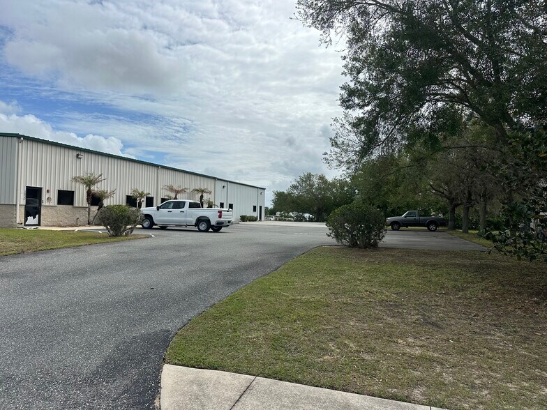 1817 Greenleaf Ln, Leesburg, FL à louer - Photo de l’immeuble – Image 2 sur 17
