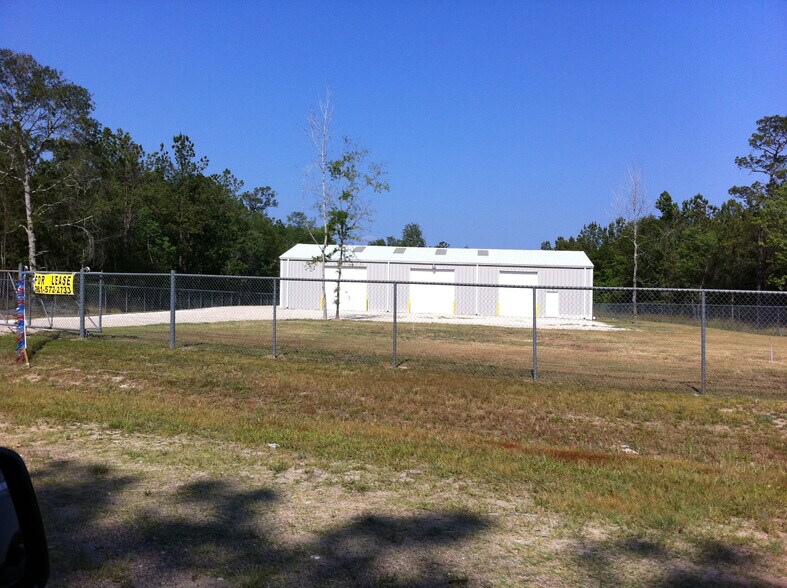 18261 Old Houston Rd, Conroe, TX à louer - Photo de l’immeuble – Image 3 sur 26