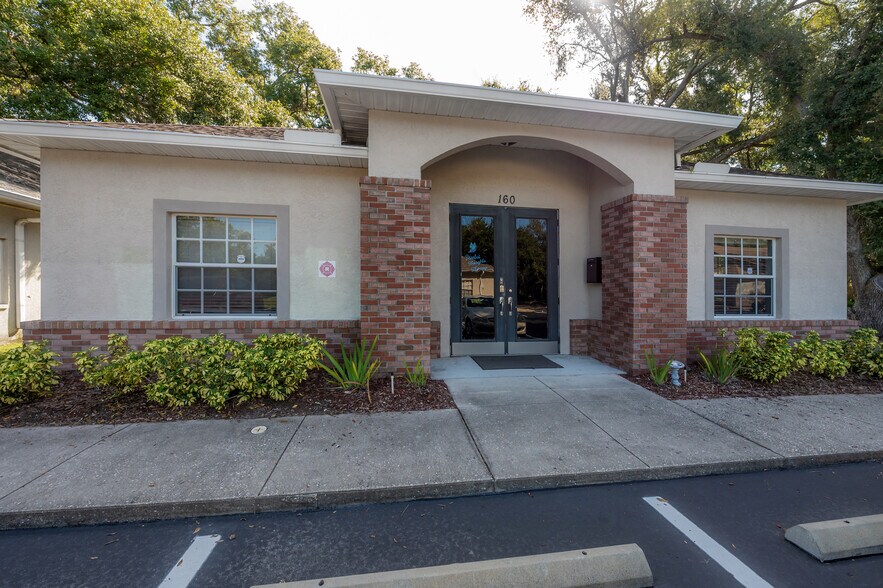 160 E Bloomingdale Ave, Brandon, FL à vendre - Photo de l’immeuble – Image 2 sur 18