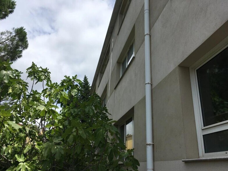 Bureau dans Mougins à louer - Photo de l’immeuble – Image 2 sur 3