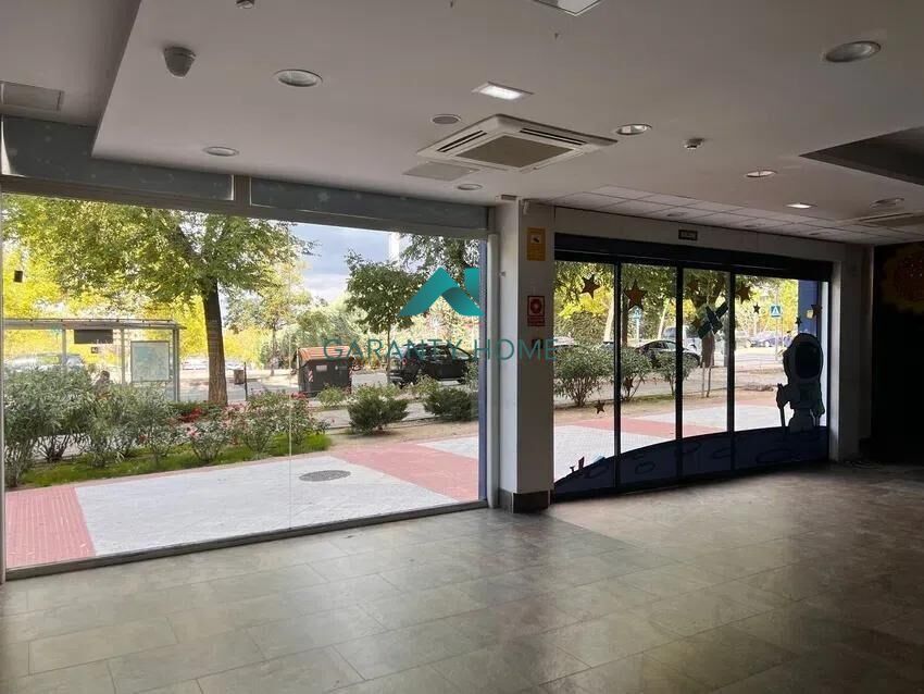 Local commercial dans Alcobendas, Madrid à louer Plan d’étage– Image 1 sur 7