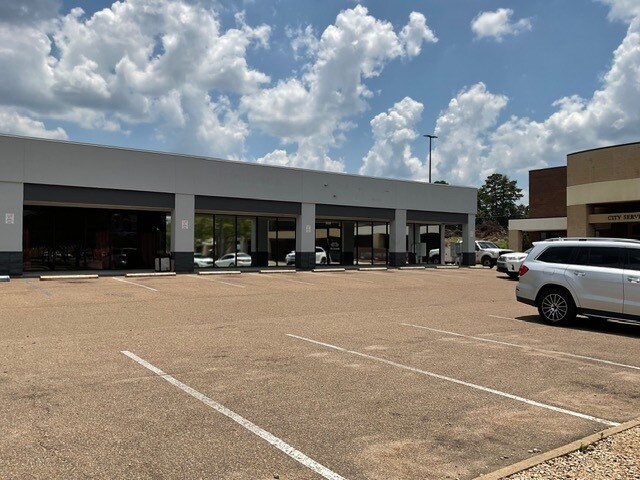 912 Municipal Dr, Brandon, MS à louer - Photo de l’immeuble – Image 2 sur 16