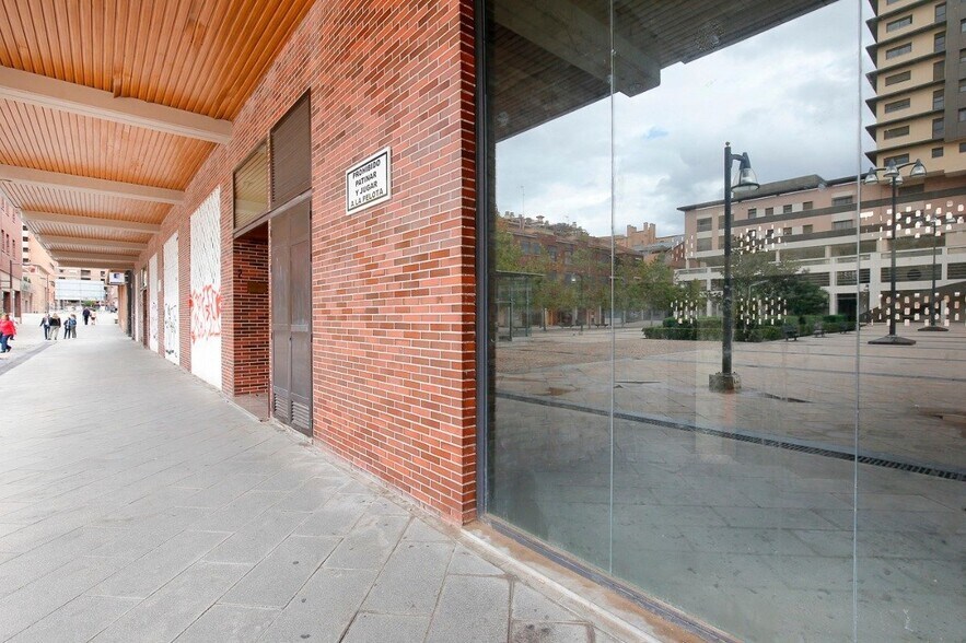 Local commercial dans Granada à vendre - Photo de l’immeuble – Image 2 sur 23