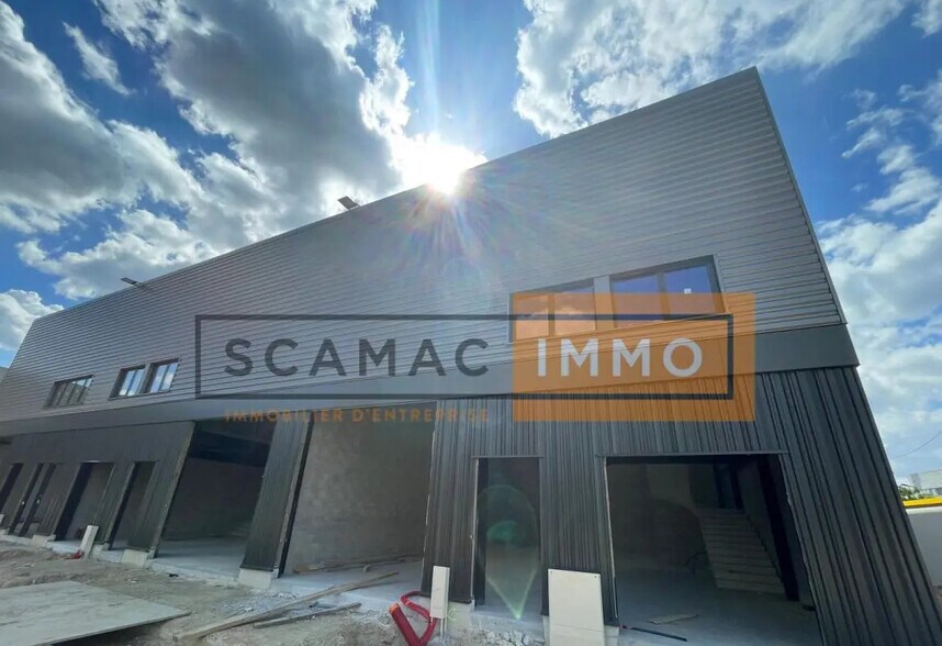 Local d'activités dans Courtry à vendre - Photo de l’immeuble – Image 2 sur 6