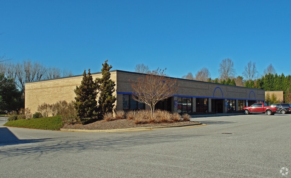 301 10th St NW, Conover, NC à louer - Photo de l’immeuble – Image 3 sur 7