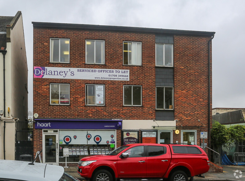 49 Station Rd, Romford à louer - Photo principale – Image 1 sur 3