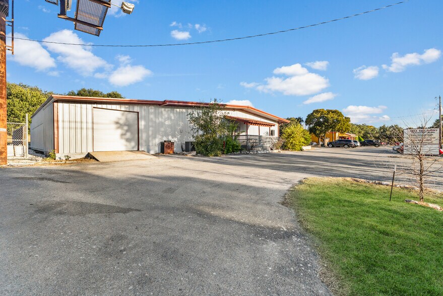 13140 US Highway 281 N, Spring Branch, TX à louer - Photo de l’immeuble – Image 2 sur 14