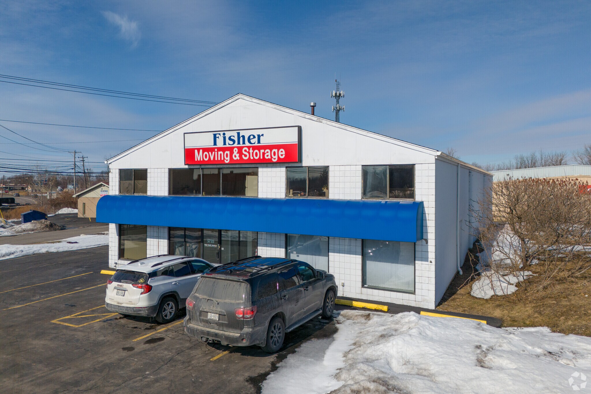 5735 Maelou Dr, Hamburg, NY à louer Photo principale– Image 1 sur 6