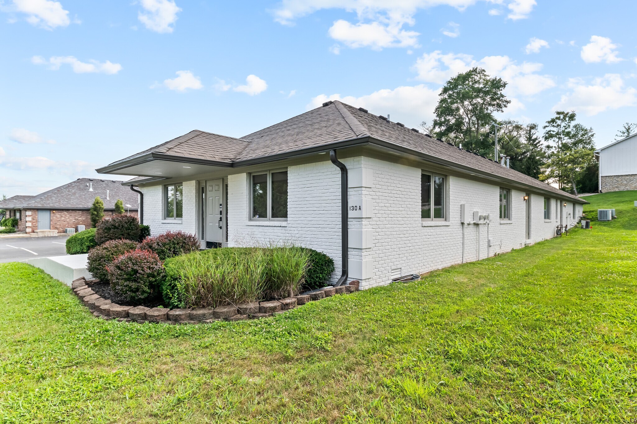 130 Fairway Lakes Dr, Franklin, IN à vendre Photo de l’immeuble– Image 1 sur 56
