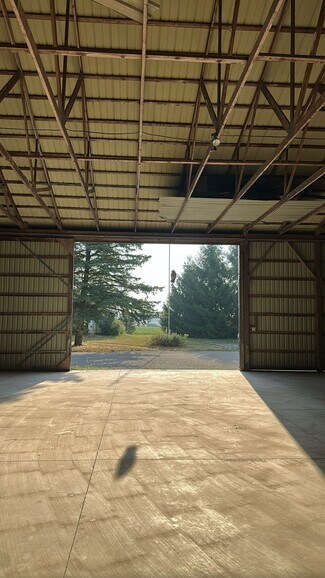 Plus de détails pour 7076 N 5th Side Rd, Innisfil, ON - Industriel/Logistique à louer