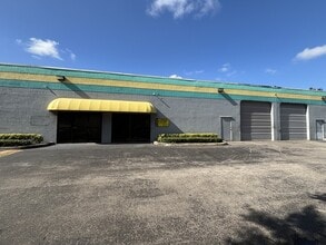 4990 SW 52nd St, Fort Lauderdale, FL à louer Photo de l’immeuble– Image 1 sur 10