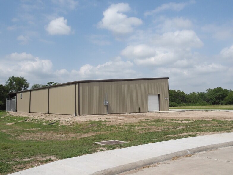 16417 Alamo Dr, Harlingen, TX à vendre - Photo de l’immeuble – Image 2 sur 10