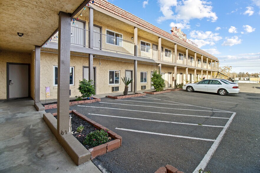 333 S Main St, Red Bluff, CA à vendre - Photo de l’immeuble – Image 3 sur 31