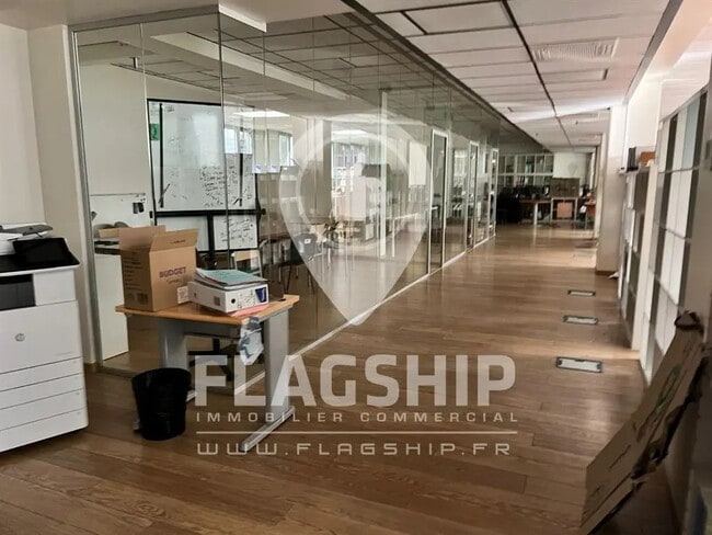 Plus de détails pour Local commercial à vendre