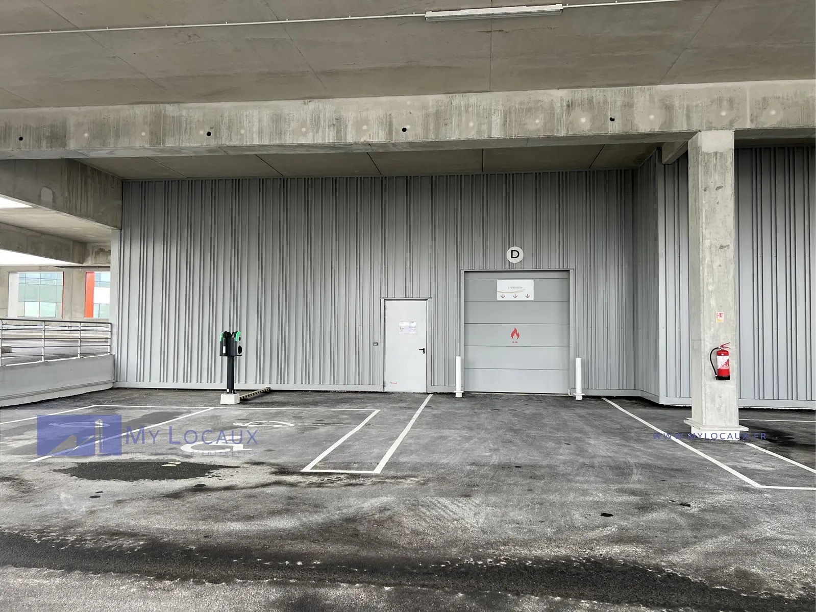 Local d’activités dans Nanterre à louer Photo de l’immeuble– Image 1 sur 6