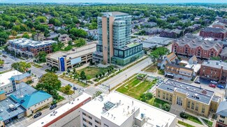 Plus de détails pour 404 E College St, Iowa City, IA - Logement à vendre