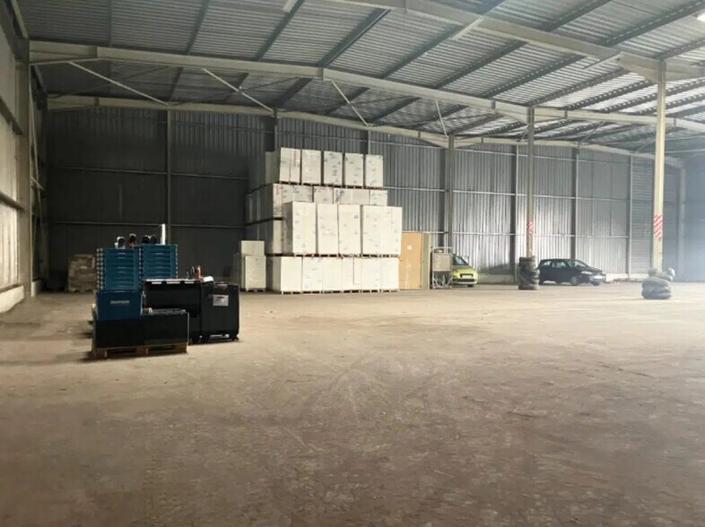 Bureau dans Le Plessis-Pâté à louer - Photo de l’immeuble – Image 3 sur 3