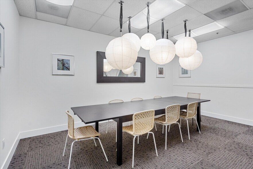 8911 Lakewood Dr, Windsor, CA à louer - Photo intérieure – Image 3 sur 53