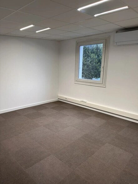 Bureau dans Beaucouzé à louer - Photo de l’immeuble – Image 2 sur 5