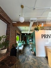 2411 E Franklin St, Richmond, VA à louer Photo intérieure– Image 1 sur 3