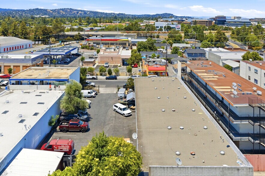 32 Willow St, Redwood City, CA à vendre - Photo de l’immeuble – Image 3 sur 6