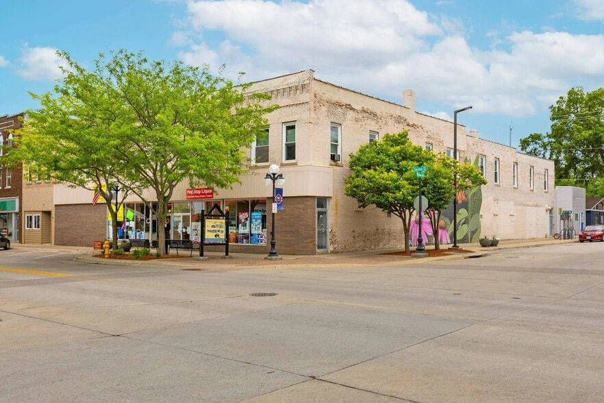 546 W 2nd St, Webster City, IA à vendre - Photo principale – Image 1 sur 8