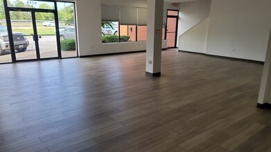 8245 Backlick Rd, Lorton, VA à louer Photo intérieure– Image 1 sur 5